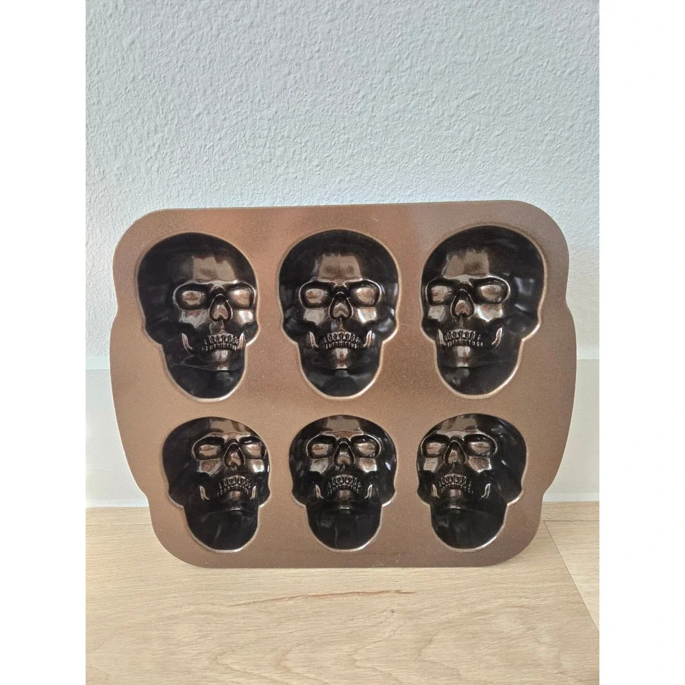 Nordic Ware Mini Skull Cakelet Pan 6 Cast Aluminum Bronze Halloween spooky